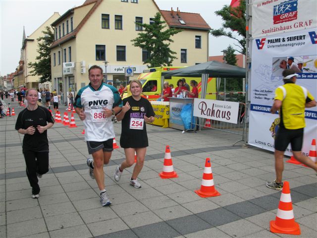 ../Images/BenefizlaufMerseburg2010 (12).jpg